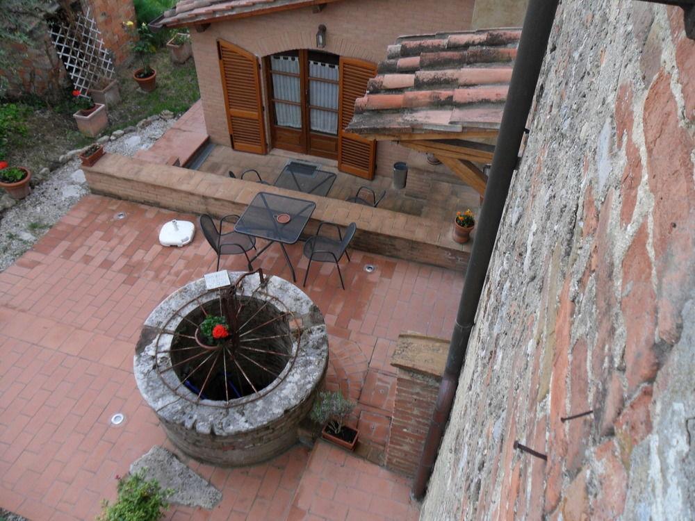 Fullino Nero Rta - Residenza Turistico Alberghiera Siena Kültér fotó