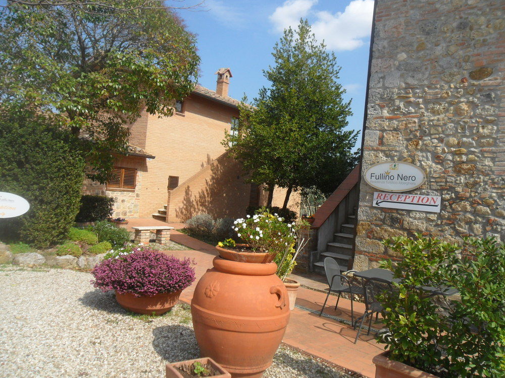Fullino Nero Rta - Residenza Turistico Alberghiera Siena Kültér fotó