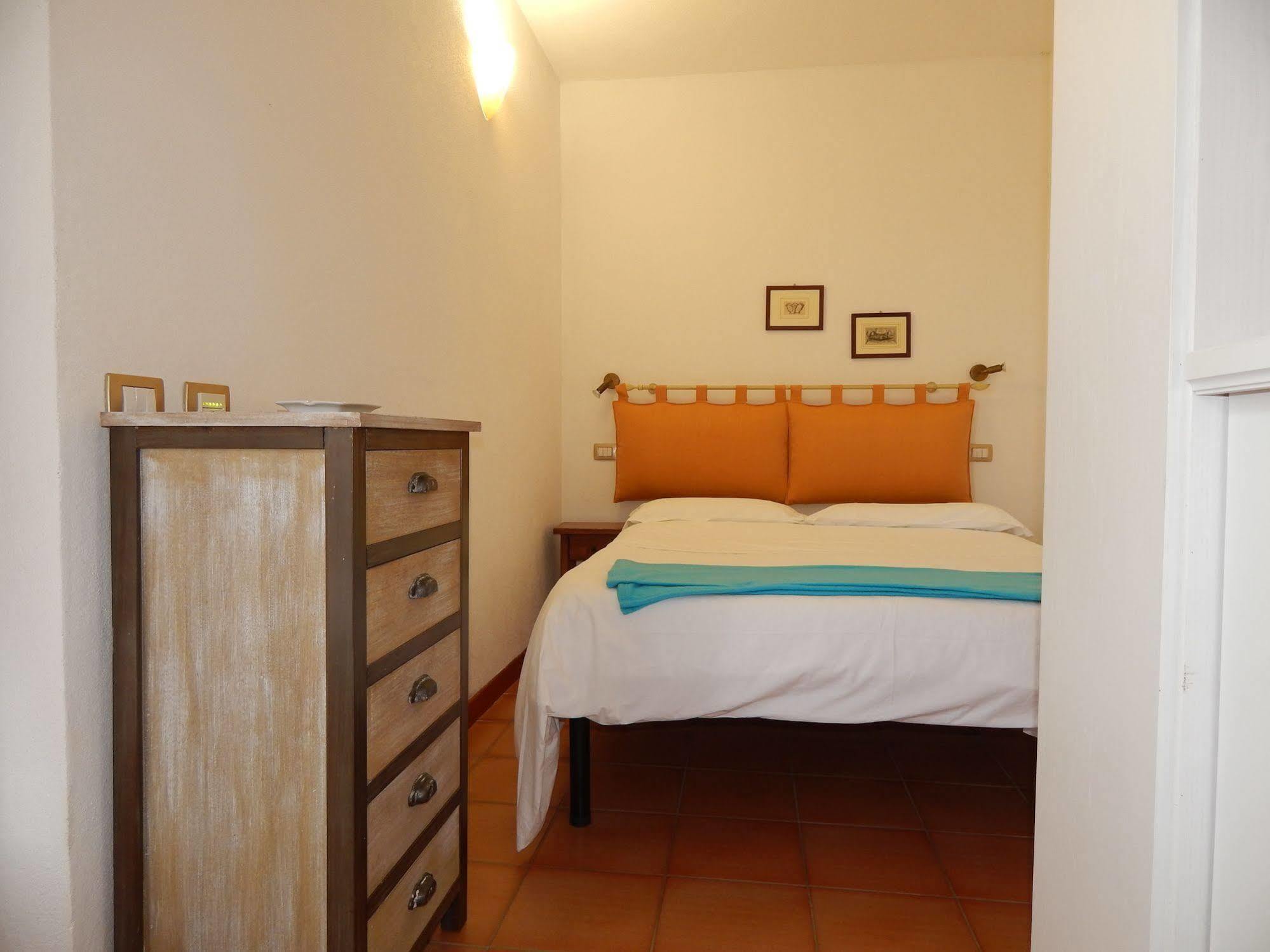 Fullino Nero Rta - Residenza Turistico Alberghiera Siena Kültér fotó